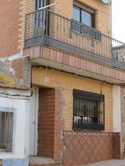 Casa aparellada  C/ bernardo balbuena. Solvia inmobiliaria  chalet adosado porzuna