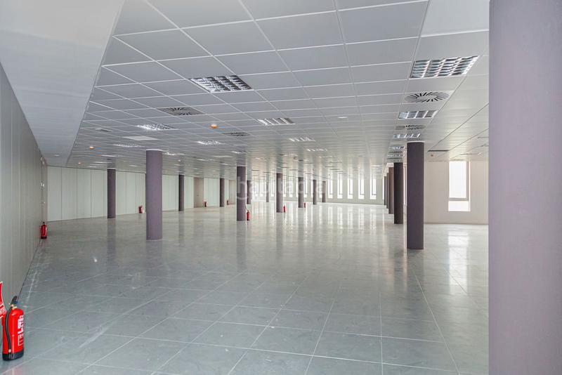 Foto 075bd0db-8c29-49d1-92e0-f12abfa5535e. Office space in Garrapinillos Zaragoza