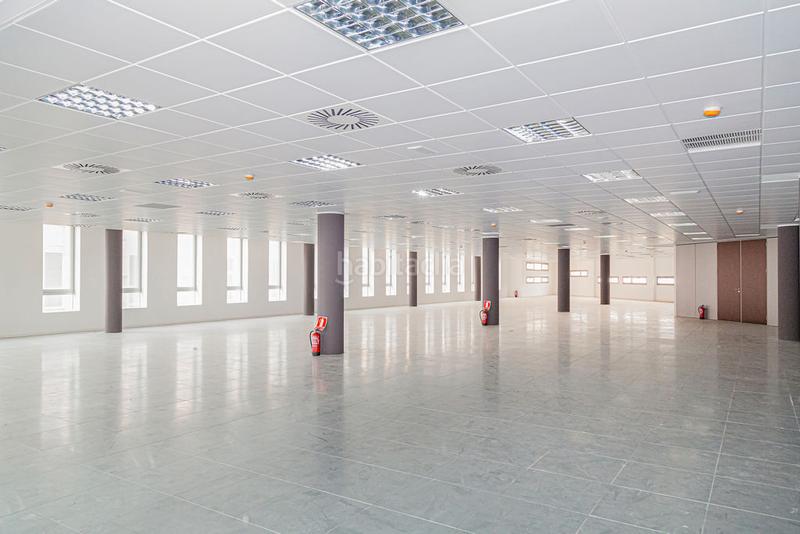 Foto 0b6fca41-5730-4a1b-948c-f12129efb107. Office space in Garrapinillos Zaragoza