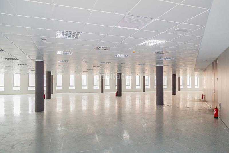 Foto 3cde29eb-e013-4f8f-b8b3-a4acd680a0a9. Office space in Garrapinillos Zaragoza