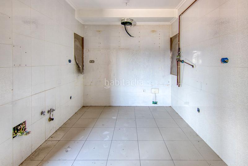 Foto e3582fe5-a705-418d-a98a-fb563d27406c. Local commercial dans Corrales de Buelna (Los)