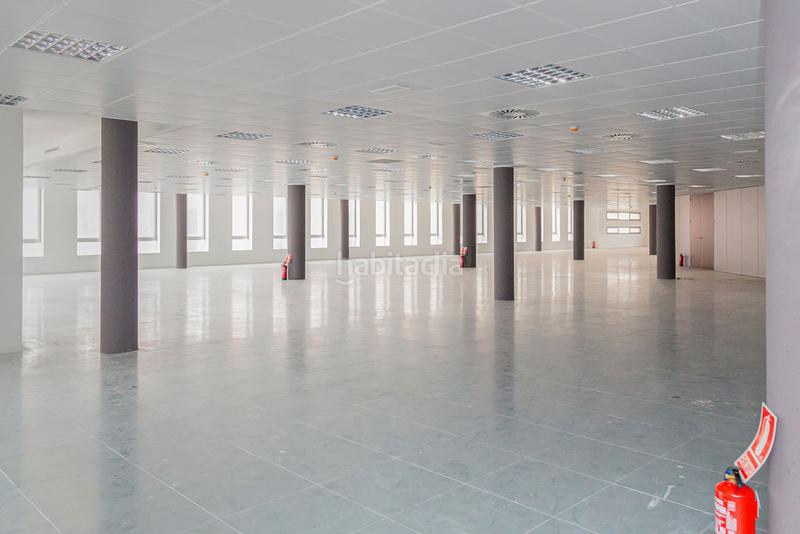 Foto 3b64d0fa-7669-4635-9f03-cbae250bceef. Office space in Garrapinillos Zaragoza