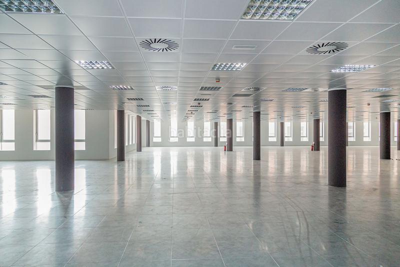 Foto b83a9653-ca56-446d-9d4c-0874c0c2d827. Ufficio in Garrapinillos Zaragoza