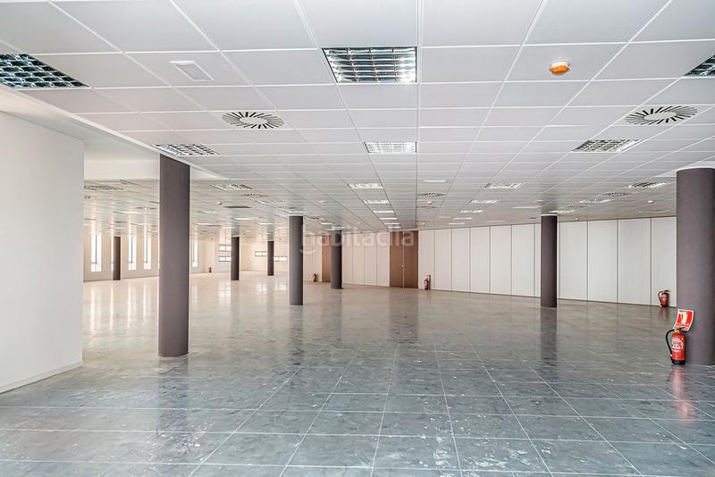 Foto 188a56e3-5639-4b3c-9903-68e5e2fb49f1. Oficina a Garrapinillos Zaragoza