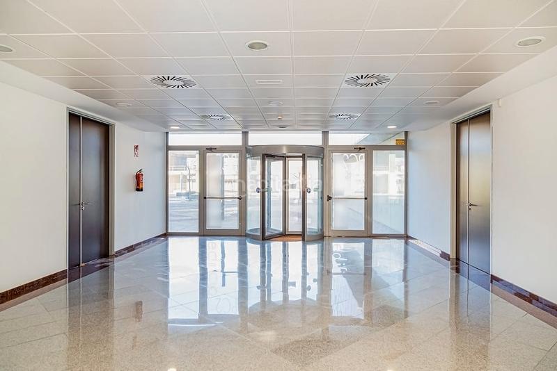 Foto 1a4a7a64-6fe8-481c-8362-b2f2e6e33a7d. Oficina a Garrapinillos Zaragoza