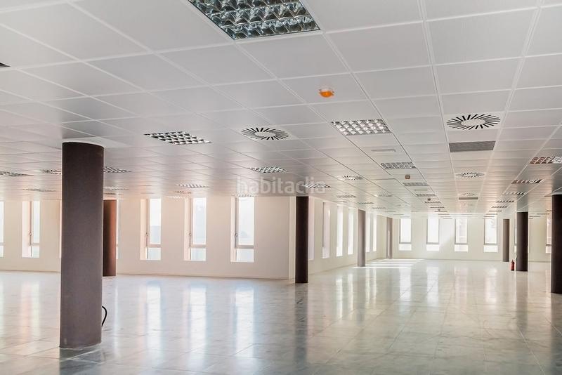 Foto a8d49b89-d4bb-4fae-91df-b86dc2d7cf9f. Oficina a Garrapinillos Zaragoza