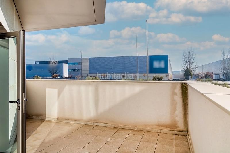 Foto f80078e7-a766-4d91-a0e3-d3562c379f1f. Oficina a Garrapinillos Zaragoza