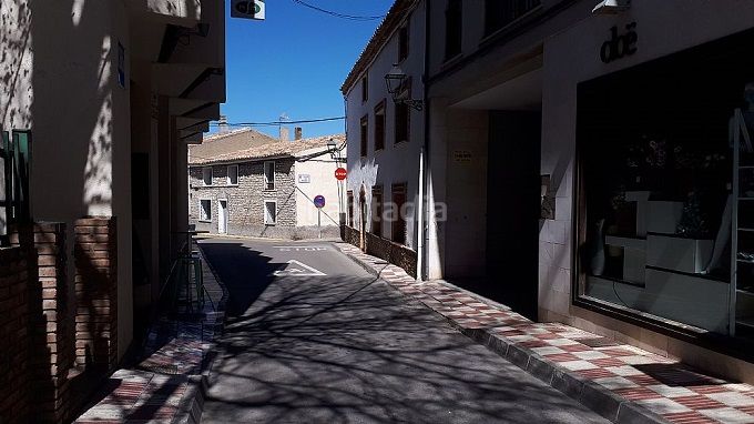 Foto e8fcc603-3376-461c-a1a9-24ec0eb84d90. Aparcament cotxe a Muela (La)