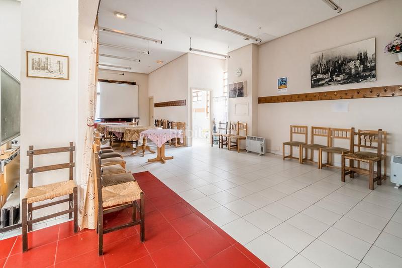 Foto e8ca1ab4-18c5-4e83-9125-df3f870668db. Locale commerciale in Los Vadillos - R. Sanitaria - Pozanos Burgos