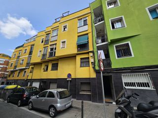 Etagenwohnung  C/ pirineus. Solvia inmobiliaria  piso santa coloma de gramenet