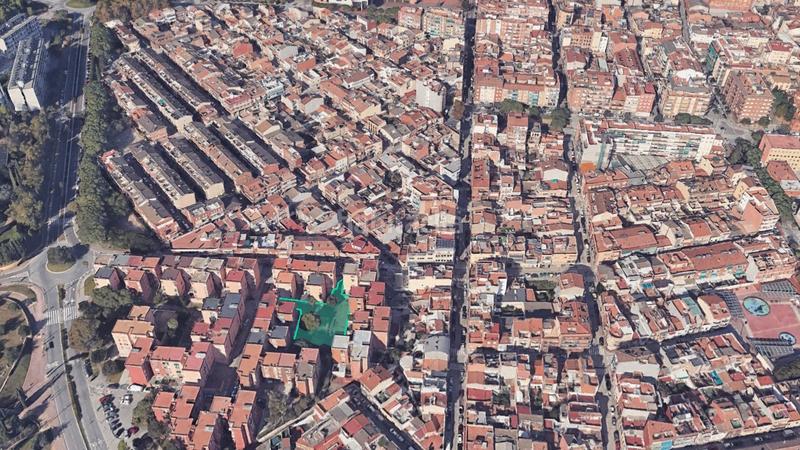 Foto 9f420090-e9dd-44a1-b4a4-0456497091a1. Fondo rustico in Passeig Maragall Gavà