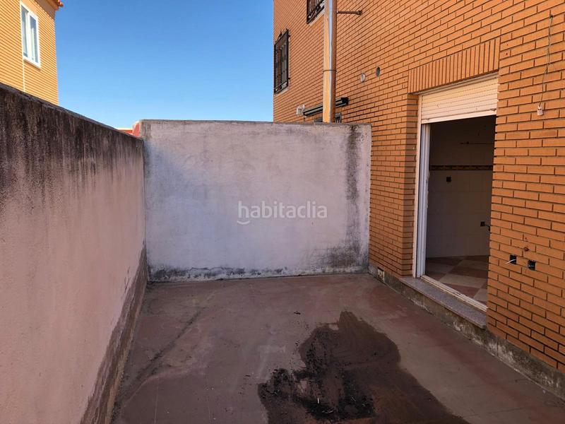 Foto 87fd42e4-840a-4999-9f87-f7aa56a1d2a5. Casa aparellada a Yepes