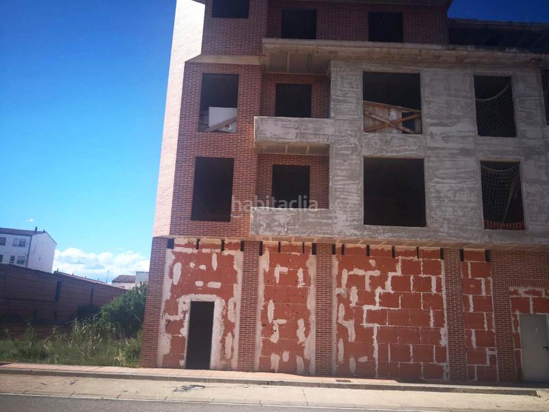 Foto aa5abf58-7b18-4dd6-ad88-0345cd386d26. Edificio solvia inmobiliaria edificio en Navarrete
