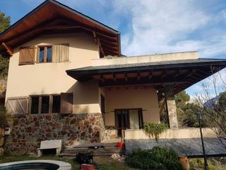 Xalet  C/ del raval de roca bruna. Solvia inmobiliaria  chalet independiente matadepera