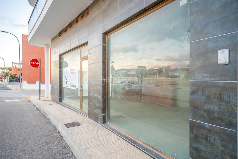 Foto d239fbf6-4f2d-40b7-b052-11311e445a05. Local comercial a Poblets (els)