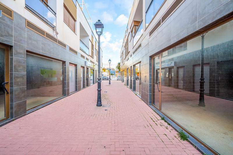 Foto fe48d570-6f8c-47c8-815b-f2f07bcf65ac. Local comercial a Poblets (els)