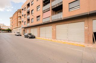 Local Comercial  C/ san juan bosco y leonardo jover. Solvia inmobiliaria  locales castalla