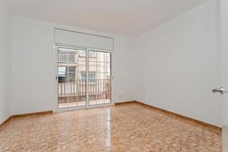 Flat  C/ llinars. Solvia inmobiliaria  piso cornellà de llobregat