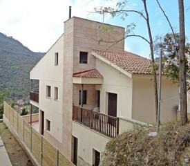 Xalet  C/ les pomeretes. Solvia inmobiliaria  chalet independiente figarómontmany