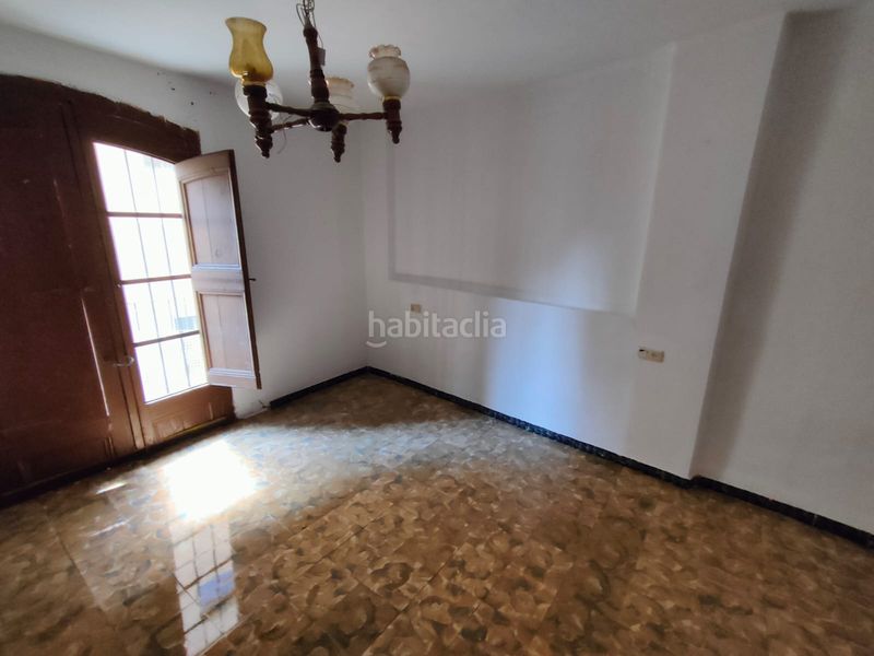 Foto 8a2df0eb-9977-4fc2-bb2f-46cf86df31d9. Casa aparellada a Valls