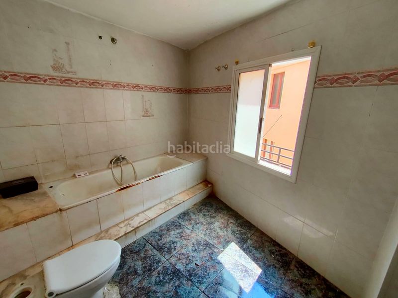 Foto bbb955d6-261a-4b4e-a582-8e9e2994bcd2. Casa aparellada a Valls