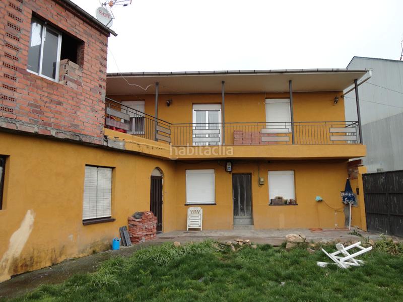 Foto 450459bc-a16a-45b8-9aca-cc55fbc1c3ef. Xalet a Camponaraya