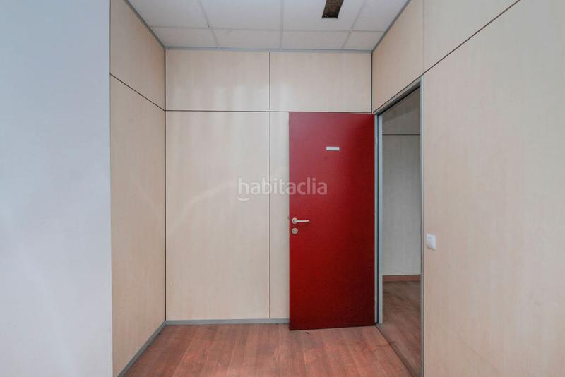 Foto 34168917-a195-4838-a7a0-1bf4266ac573. Alquiler local comercial solvia inmobiliaria locales en Sabadell