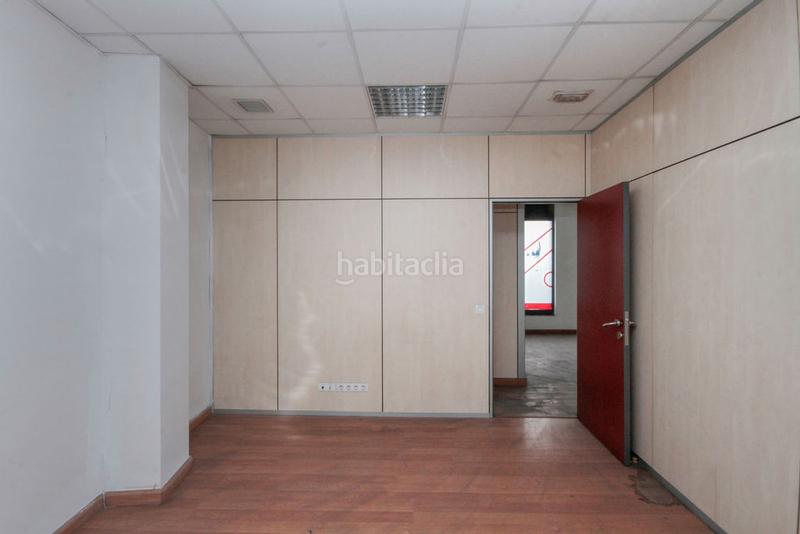 Foto 443721f7-d929-4d3d-a8a2-ccd2b0d7db59. Alquiler local comercial solvia inmobiliaria locales en Sabadell