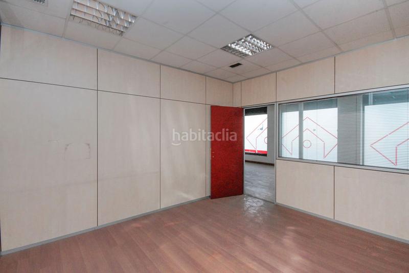 Foto bd80655a-1163-48d1-9584-053097c029e3. Alquiler local comercial solvia inmobiliaria locales en Sabadell