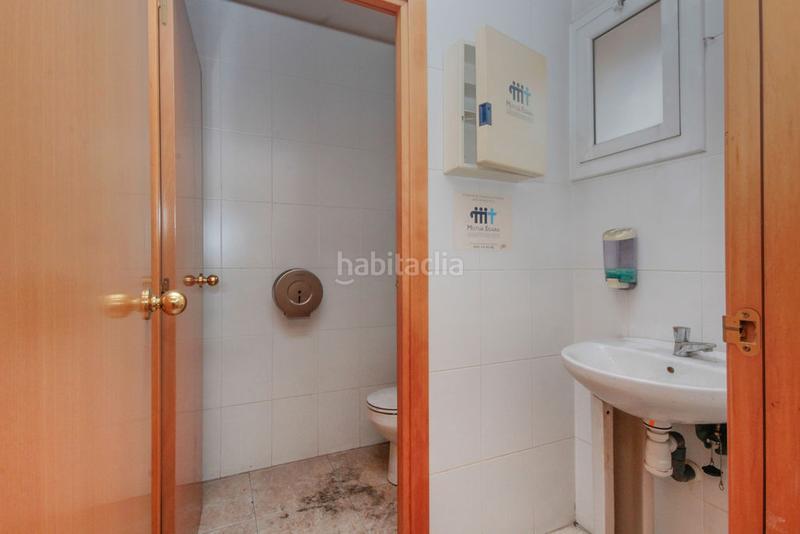 Foto fc483751-5de7-453b-afba-95f3d746b264. Lloguer local comercial a Centre Sabadell