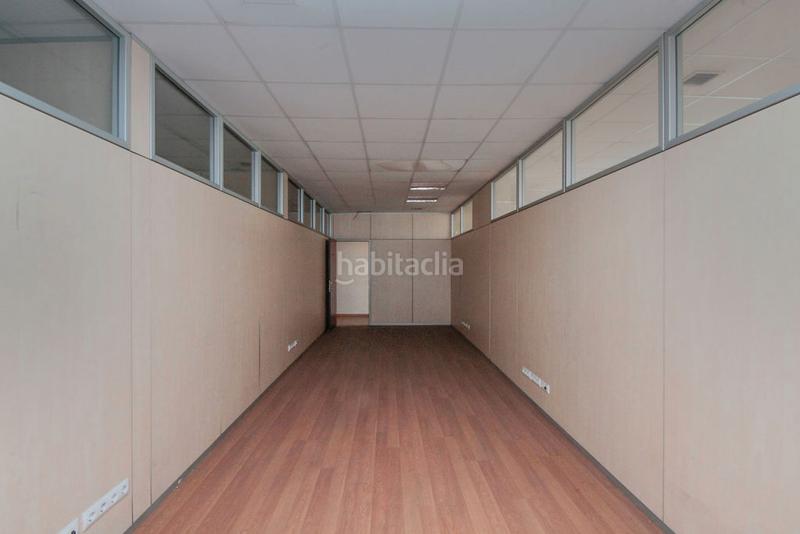 Foto 372ba73f-13d3-4f68-b103-82fddfdf6f4f. Local comercial solvia inmobiliaria locales en Centre Sabadell