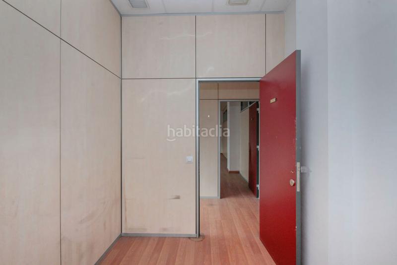 Foto 8f76633b-f9b5-4f61-a0fa-fda71f2d981d. Local comercial solvia inmobiliaria locales en Centre Sabadell