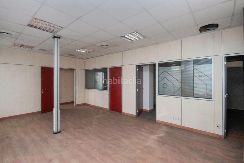 Foto b22333a6-295f-4c63-85f0-6bad2fd22e3b. Local comercial solvia inmobiliaria locales en Centre Sabadell