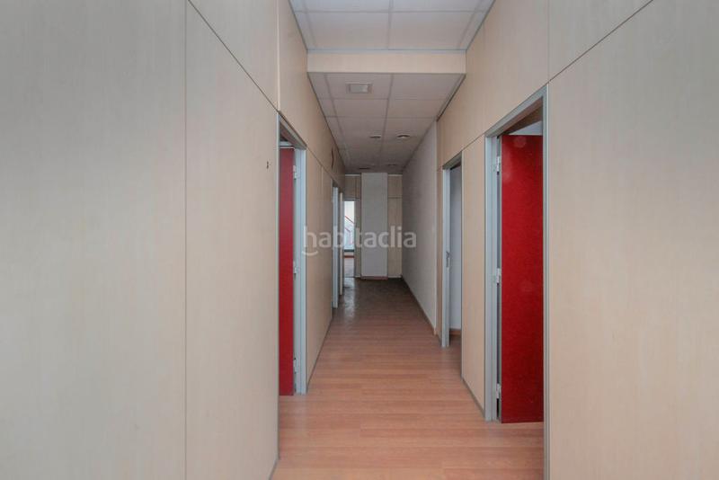 Foto c09f01ff-ccf1-4f53-b1b4-77dbefe6cf2c. Local comercial solvia inmobiliaria locales en Centre Sabadell