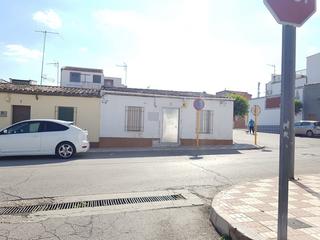 Casa aparellada  Linares. Solvia inmobiliaria  chalet adosado carolina la