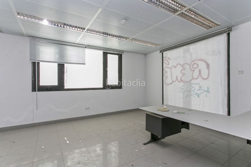 Foto a9815263-2d5b-4d64-ab5d-34e76c7f8872. Local comercial a Centre Viladecans