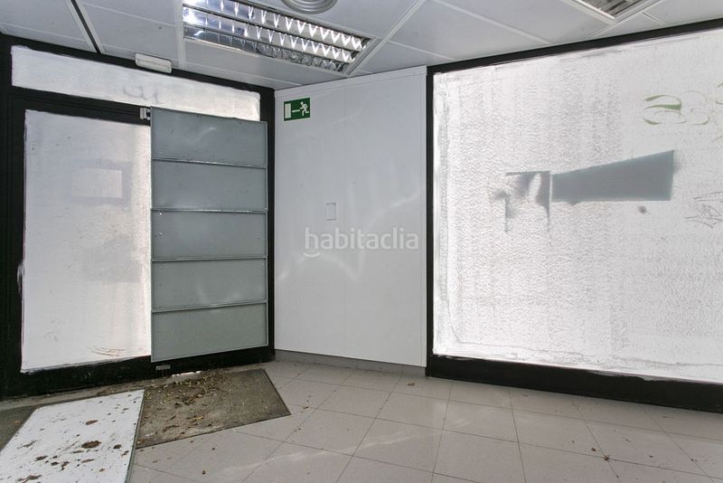 Foto e0b940cd-cebb-4fea-8789-24678f891948. Local comercial a Centre Viladecans
