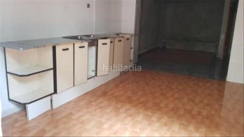 Foto e019ce17-1d7d-4c9a-9f42-68f3b2a6b345. Local comercial a Campclar Tarragona
