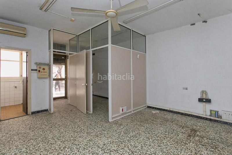 Foto 6129b620-cafd-4180-87cd-cc18e265759c. Local comercial a Pla d'en Boet Mataró