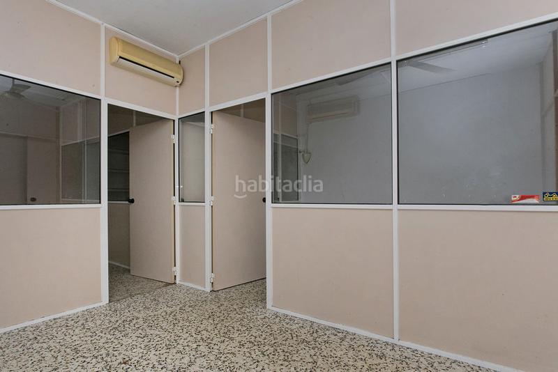 Foto 9a17b6ed-28ed-45c4-a40c-e858cd2966d5. Local comercial a Pla d'en Boet Mataró