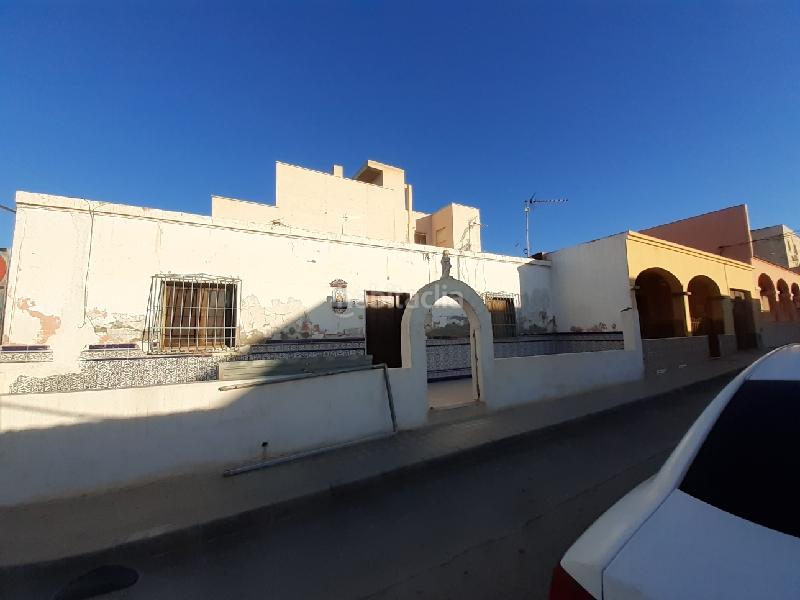 Foto d9a7ccb8-62a4-4e14-ba65-24d2791d4e57. Chalet dans Costacabana - Loma Cabrera Almería