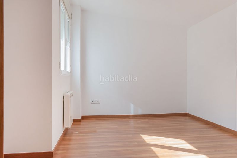 Foto 40d2c1ec-d89d-407b-947e-9df2e1f60a59. Pis amb aparcament a San Clemente