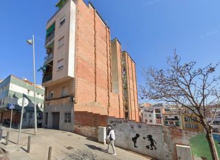 Pis  C/ ricard strauss. Solvia inmobiliaria  piso badalona