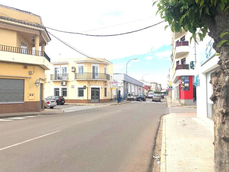 Foto e6e009d0-a272-41b6-9686-1041a9588a58. Local comercial a Montijo