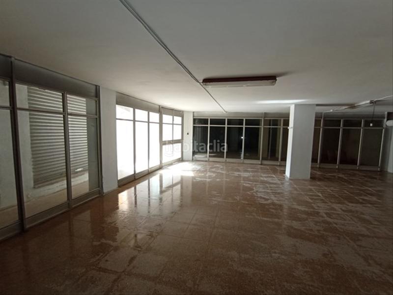 Foto aabd0d0d-4e64-49f0-80e5-69d806f67d9f. Location local commercial dans Centre Mataró