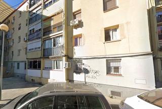 Pis  C/ cáceres. Solvia inmobiliaria  piso badalona