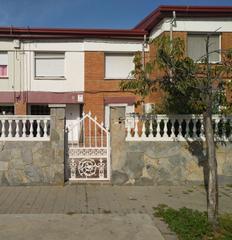 Casa aparellada  C/ can polit. Solvia inmobiliaria  chalet adosado sabadell