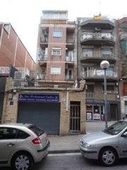 Pis  C/ pau piferrer. Solvia inmobiliaria  piso badalona