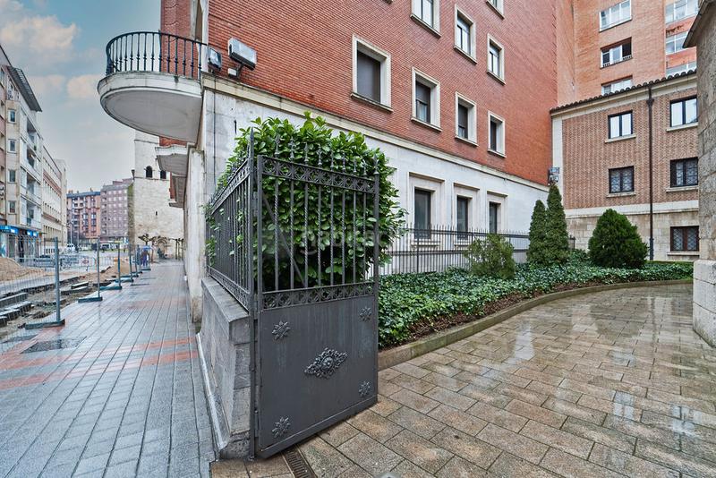 Foto e0e0f291-b75d-4f6b-9a15-8d23a348cdbb. Location local commercial dans Centro Palencia