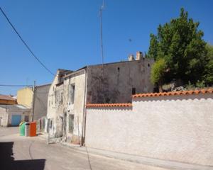 Casa aparellada  Caño. Solvia inmobiliaria  chalet adosado pineda de gigela